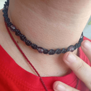 gargantilla de macramé con amatista